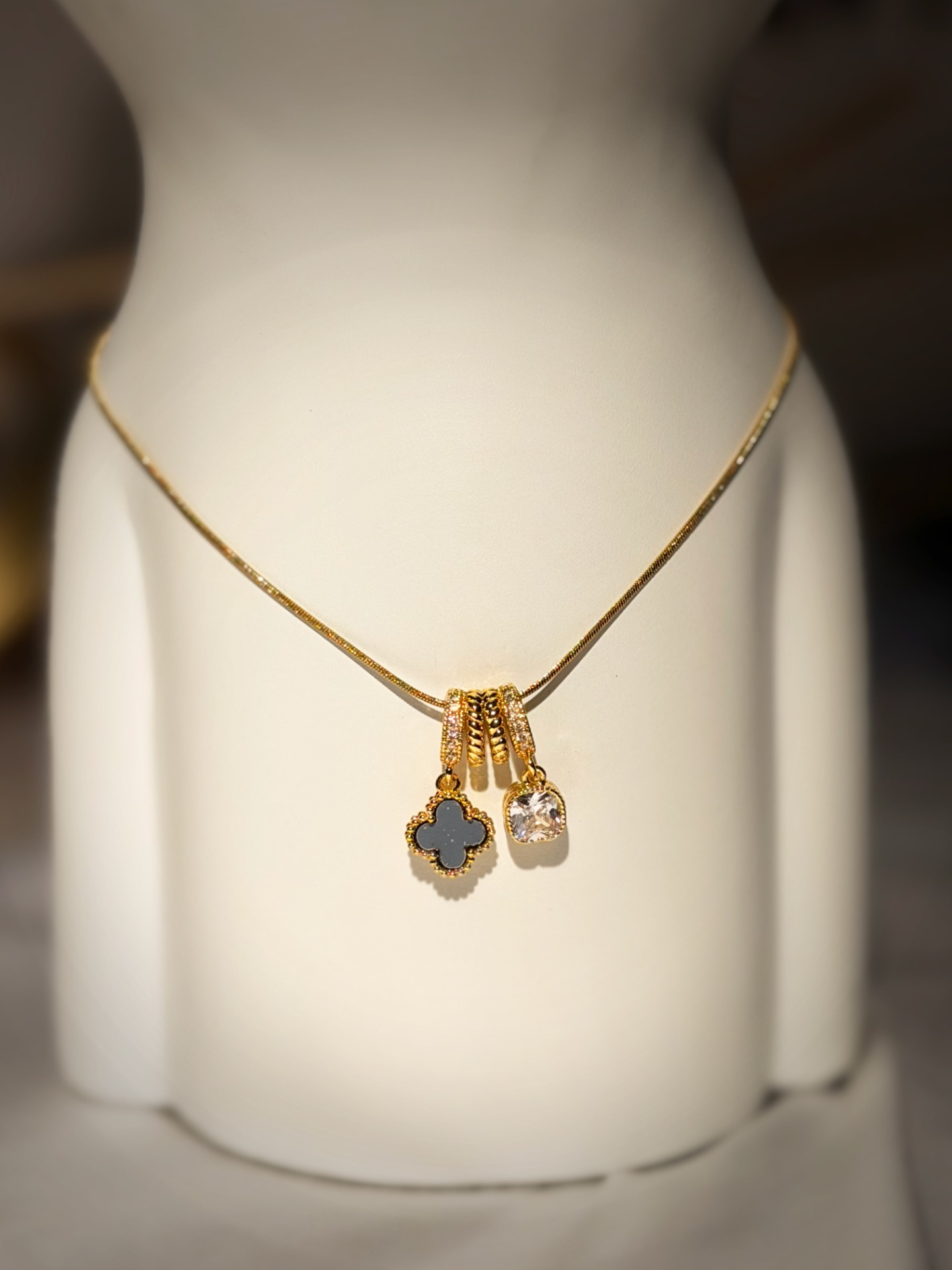 Neckless 4